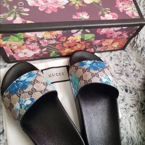 Gucci slides I have other sizes to0, the price is negotiable